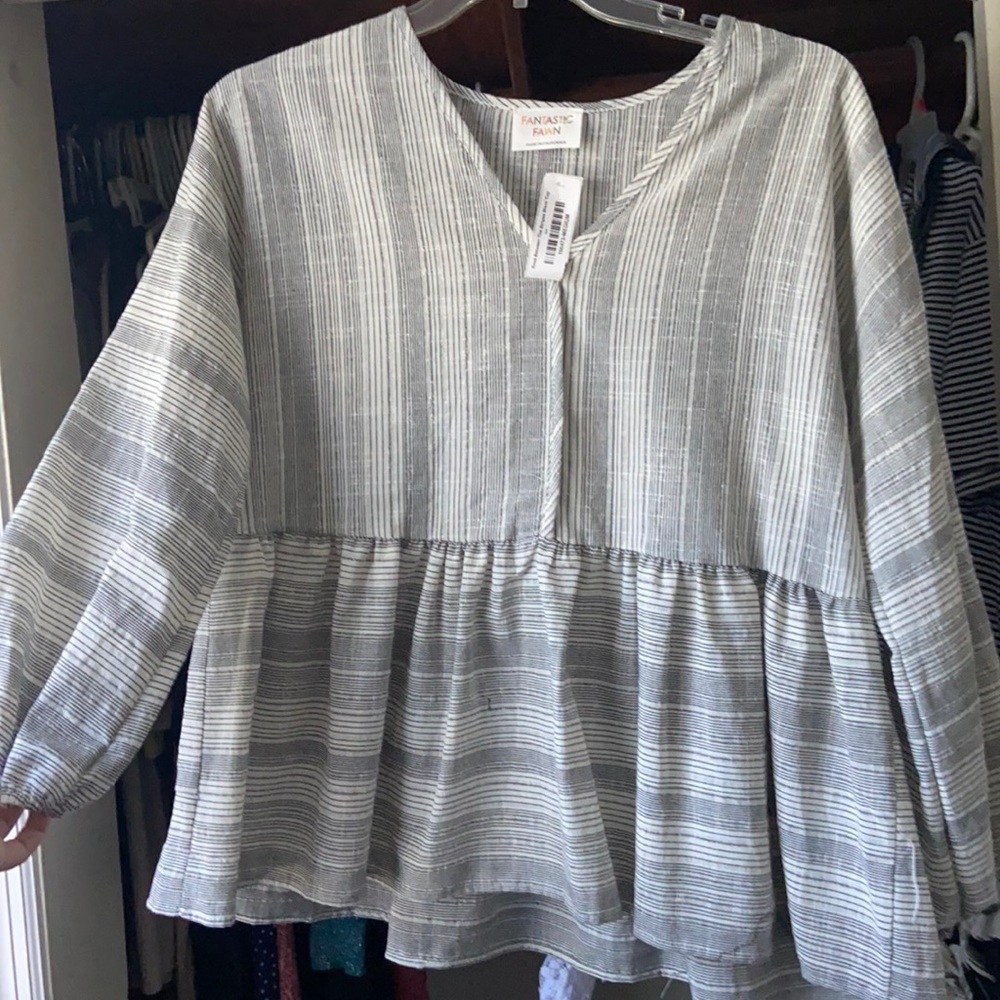 Women’s Medium black and white blouse